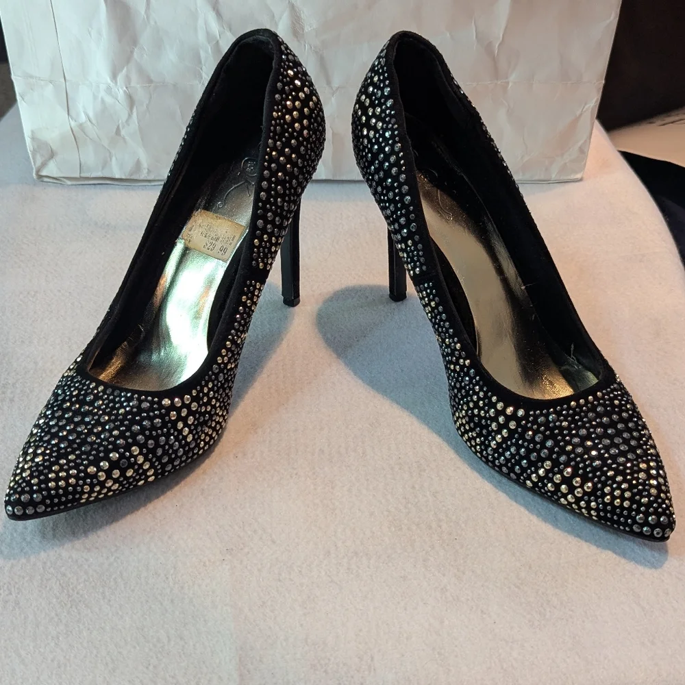 Elegant Black Studded Heels Sz 11W 4 Inch Heel - Picture 3 of 9